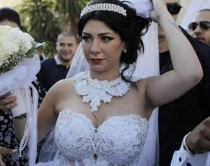 FOTOLAJM/Protesta kund&euml;r martes&euml;s<br />mes nj&euml; hebreje dhe nj&euml; myslimani