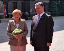 Kriza n&euml; Ukrain&euml;, Merkel takim&nbsp;<br />me Poroshenkon p&euml;r bisedime&nbsp;
