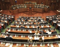Shtyhet seanca konstituive, serbët<br />kërkojnë konsultime me Beogradin