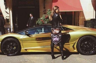 Lori Hoxha bën shaka pa krip,<br />tregon një Lamborghini prej ari!