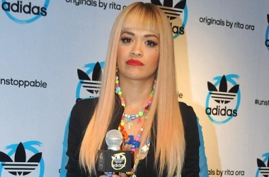 Rita Ora tregon look-un e ri dhe<br />koleksionin Adidas në Kinë 