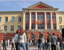 Universitetet,nisin regjistrimet e rreth<br />18.000 fituesve në degët përkatëse