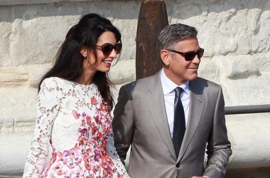 Ja çfarë veshi bashkëshortja<br />e Clooney gjatë dasmës