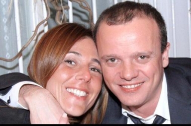 Divorcohet Gigi D'Alessio, vilë dhe 15 mijë euro 
në muaj ish-bashkëshortes