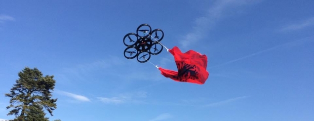 Zvicër,droni me flamurin kuqezi<br />fluturon pranë selisë së UEFA-s