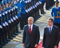 Askush nuk i b&euml;ri gj&euml; z. Vu&ccedil;i&ccedil;