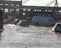 P&euml;rmbytjet nga uji dhe politika