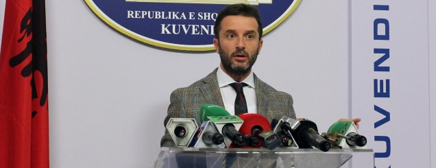 Braçe: Prishim 5 koncensione të<br />Berishës, energjia jo mbi 10 lekë