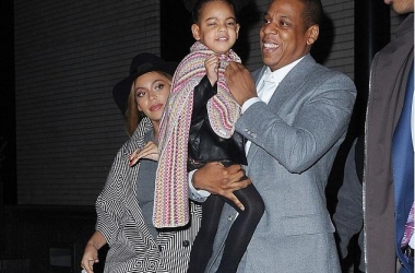 Jay Z merr familjen 
në promovimin e filmit Annie