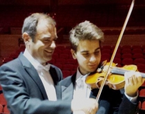 Violinisti 17-vjeçar Daniel Vlashi <br />koncert me orkestrën e Galicisë