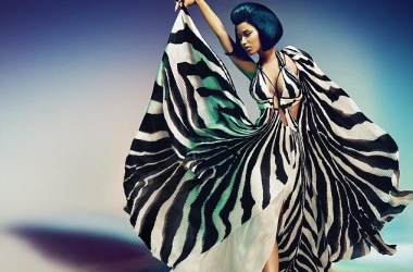 Nicki Minaj tregon anën elegante<br />si imazh i Roberto Cavallo-s 