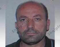 Foto/ Ja kush &euml;sht&euml; atentatori q&euml;<br />u vra nga polici n&euml; rrug&euml;n e Kavaj&euml;s