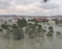 Përmbytet jugu, lumenjtë dalin<br />nga shtrati, evakuohen banorët