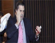 Sulmohet me brisk ambasadori <br /> amerikan në Korenë e Jugut