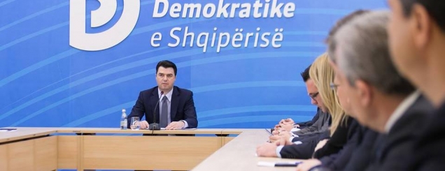 Grupi i PD: Intensifikojmë <br />protestat për largimin e Metës 