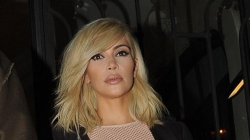 Kim Kardashian "zbulon" modelen e ri të flokëve