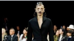 Givenchy u vendos mustaqe<br />modeleve në koleksionin vjeshtë 2015