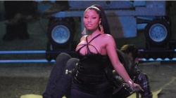 Nicki Minaj më seksi se kurrë në klipin e ri 