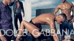 Reklama e fundit e “Dolce & Gabbana”<br />frymëzim për përdhunuesit?