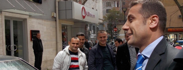 Frroku letër Llallës nga qelia<br />