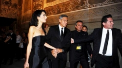 Itali, gjobë 500 euro<br />kush i afrohet George Clooney