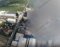 VIDEO e A1 Report/ Pamjet nga<br />lart t&euml; fabrikr&euml;s s&euml; tapet&euml;ve n&euml; flak&euml;