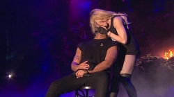 Madonna puth Drake në skenë...<br />por reperit nuk i pëlqen aspak