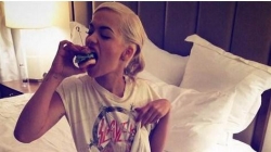Ora nuk shqetësohet për Rihannën,<br />tregon të brendshmet në Instagram