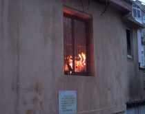 Durres,tre banesa përfshihen nga<br />flakët s&rsquo;ka të lënduar,dëme materiale