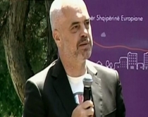 Rama prezanton Topçiun në Maliq<br />