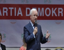 Milo: T&euml; falen kamatvonesat<br />papun&euml;sia nuk luftohet me fjalime