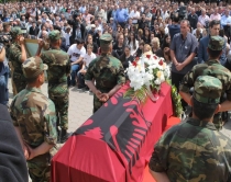 Kumanova, Beg Rizaj varroset si<br />dëshmor, ja ceremonia e varrimit