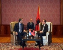 Nishani-Vu&ccedil;i&ccedil;:Njohja e diplomave do<br />jepte nj&euml; mesazh p&euml;r vullnet pozitiv