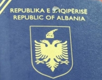 Shqipëria prodhon për herë të parë<br />pasaporta biometrike për azilantët