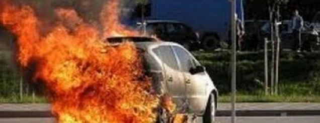 Vlor&euml;, e vodh&euml;n para 5 dit&euml;sh<br />gjendet duke u djegur &ldquo;BMW&rdquo;