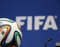 Tërmet në futboll, FIFA pezullon <br />Blatterin, Platininë e Valcken