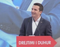 "Nga e h&euml;na kthejm&euml;&nbsp;Tiran&euml;n&nbsp;<br />n&euml; pun&euml;, mbjellim shpres&euml;"