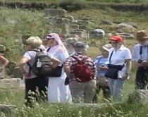 Fier, rruga mban &ldquo;peng&rdquo;<br />parkun kombëtar të Apollonisë