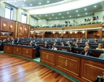 Kuvendi i Kosovës mban një minut<br />heshtje për viktimat e Srebrenicës