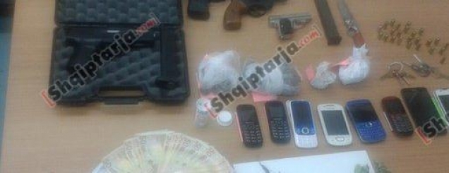 Greqi, shqiptari drejton nga qelia <br />Kapet banda e trafikut të drogës