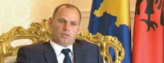 Diplomati kosovar, Lladrovci:<br />Vuçiç ndihet inferior ndaj Ramës