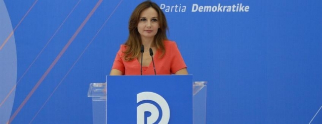 Tabaku: Meta të dorëhiqet<br />të hetohet për korrupsion 