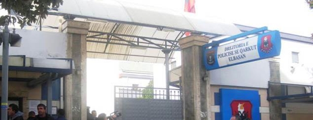 Elbasan, shfryt&euml;zonte femra p&euml;r<br />prostitucion, policia kap 43-vje&ccedil;arin