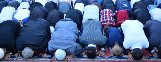 Sot Kurban Bajrami, besimtarët<br />falen te 