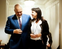 Ka plot arsye p&euml;r t&euml; kritikuar k&euml;t&euml;<br />qeveri, por reformave u gjenden bishtat!