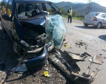 Aksident n&euml; Elbasan, p&euml;rplasen<br />dy makina,&nbsp;plagoset&nbsp;20-vje&ccedil;ari