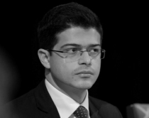 &nbsp;Qirje Pirro! Hajde ushtar...