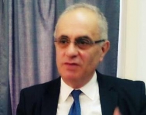 P&euml;rse &euml;sht&euml; kaq shum&euml; e leht&euml;<br />t'i qeveris&euml;sh shqiptar&euml;t sot?