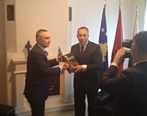 Haradinaj pas takimit me Metën:<br />Kushti ynë, lirimi i të burgosurve