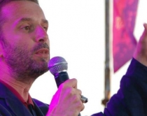 &Ccedil;far&euml; kupton Berisha me shprehjen<br />ta q&euml;rrojme nj&euml; or&euml; e m&euml; par&euml;?